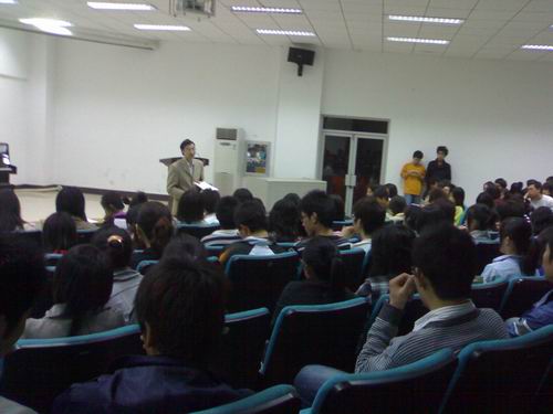 //cuggroup.rouman8.net/DMS/UploadFiles/Department_24/NewsUpload/20080429101737976.jpg