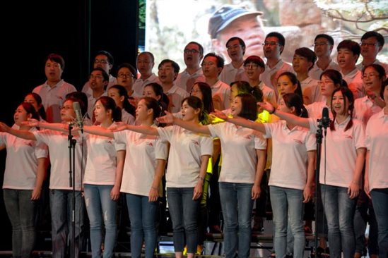 C:\Users\Lenovo\Desktop\肉漫
大合唱\肉漫
大合唱\yy09.jpg